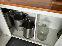 Diverse laboratorium apparatuur en glaswerk - afbeelding 8 van  19