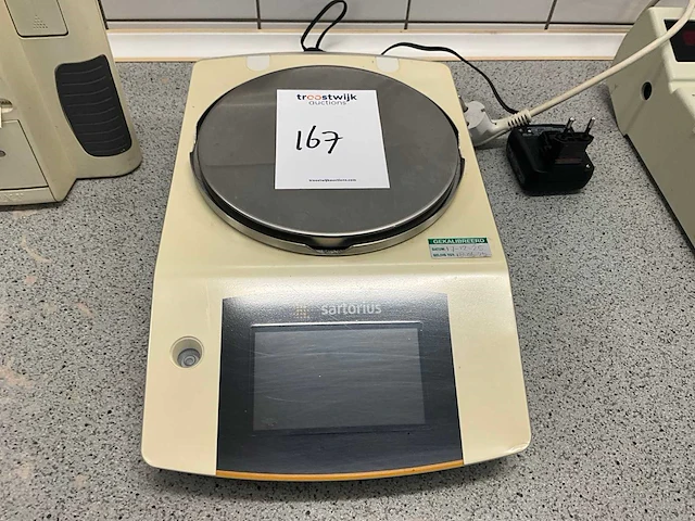 Diverse laboratorium apparatuur - afbeelding 3 van  6