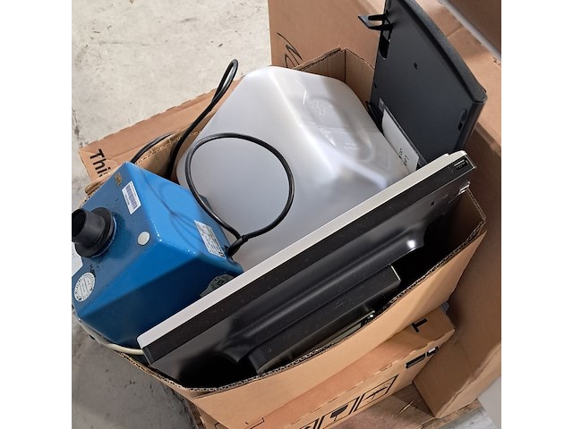 Diverse laboratorium apparatuur - afbeelding 7 van  12