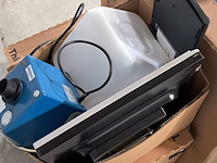 Diverse laboratorium apparatuur - afbeelding 7 van  12