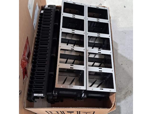 Diverse laboratorium apparatuur - afbeelding 10 van  12