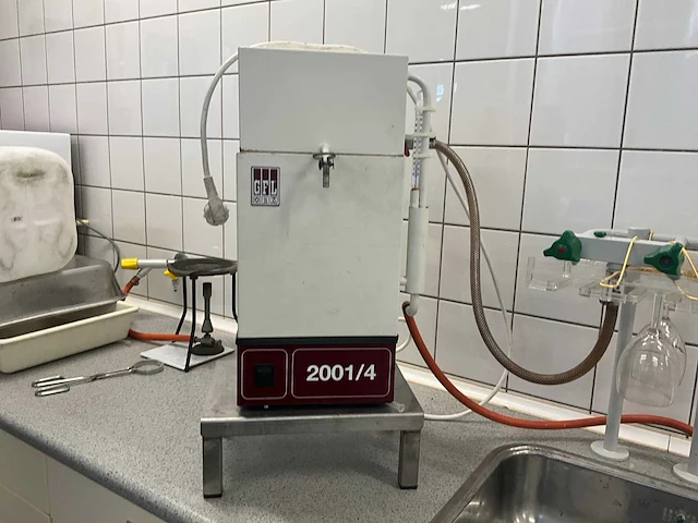 Diverse laboratorium apparatuur - afbeelding 5 van  6