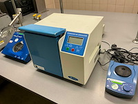 Diverse laboratoriumapparatuur - afbeelding 4 van  6