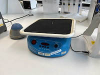 Diverse laboratoriumapparatuur - afbeelding 2 van  5