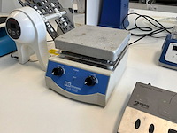 Diverse laboratoriumapparatuur - afbeelding 6 van  6