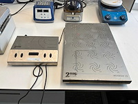Diverse laboratoriumapparatuur - afbeelding 4 van  5