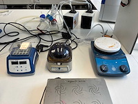 Diverse laboratoriumapparatuur - afbeelding 5 van  5