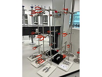 Diverse laboratoriumapparatuur - afbeelding 2 van  3