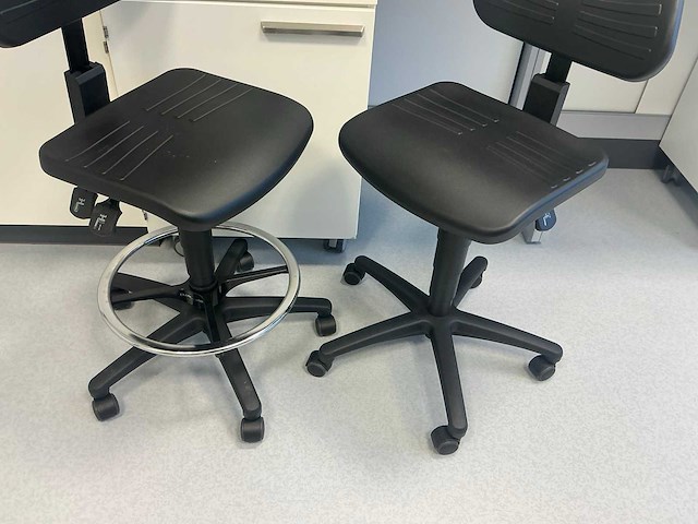 Diverse laboratoriumapparatuur - afbeelding 2 van  9