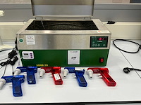 Diverse laboratoriumapparatuur - afbeelding 2 van  9