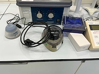 Diverse laboratoriumapparatuur - afbeelding 6 van  9
