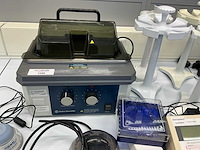 Diverse laboratoriumapparatuur - afbeelding 7 van  9