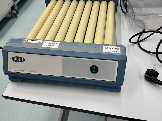 Diverse laboratoriumapparatuur - afbeelding 8 van  9