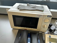 Diverse laboratoriumapparatuur - afbeelding 3 van  9