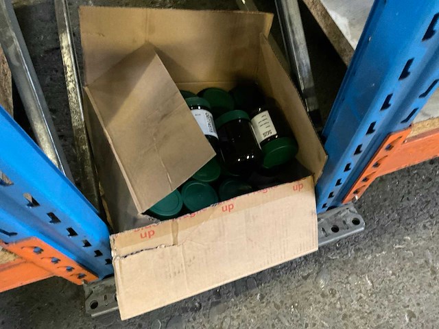 Diverse laboratoriumapparatuur - afbeelding 3 van  11