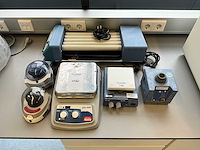 Diverse laboratoriumapparatuur - afbeelding 1 van  17