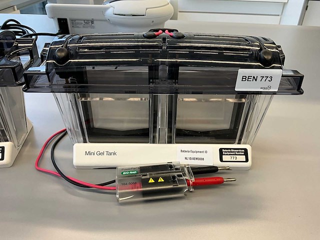 Diverse laboratoriumapparatuur - afbeelding 7 van  11
