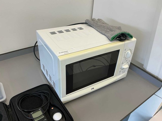 Diverse laboratoriumapparatuur - afbeelding 5 van  6