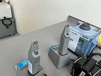 Diverse laboratoriumapparatuur - afbeelding 6 van  6