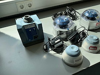 Diverse laboratoriumapparatuur - afbeelding 2 van  6