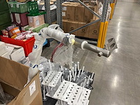 Diverse laboratoriumrekken en houders - afbeelding 5 van  5