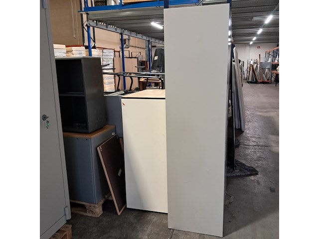 Diverse ladeblokken en kasten - afbeelding 3 van  12