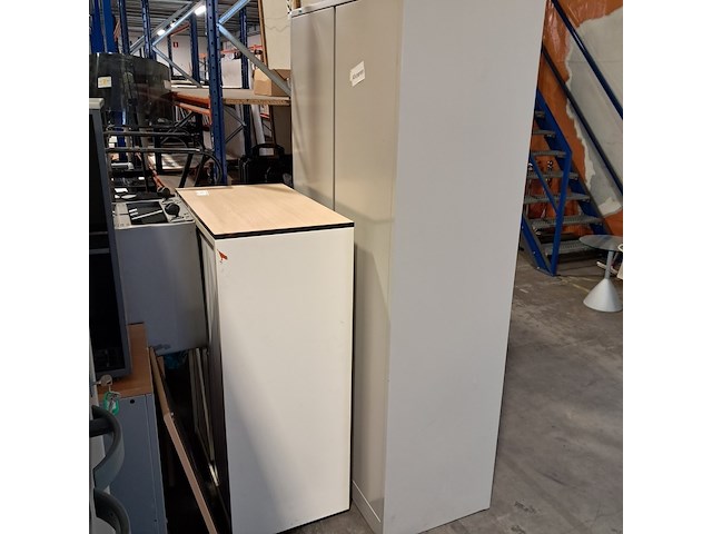 Diverse ladeblokken en kasten - afbeelding 4 van  12