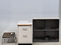 Diverse ladeblokken en kasten