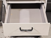 Diverse ladeblokken en kasten - afbeelding 8 van  12