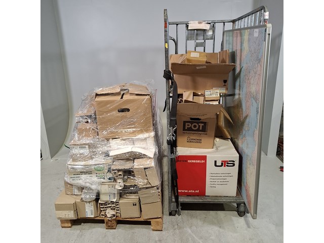 Diverse lampen en 1x whiteboard, o.a. philips - afbeelding 1 van  10