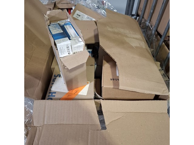 Diverse lampen en 1x whiteboard, o.a. philips - afbeelding 9 van  10