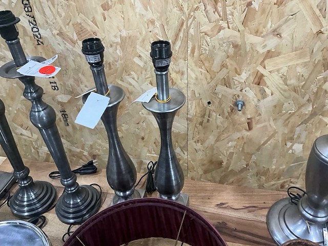 Diverse lampen en decoratie - afbeelding 3 van  27