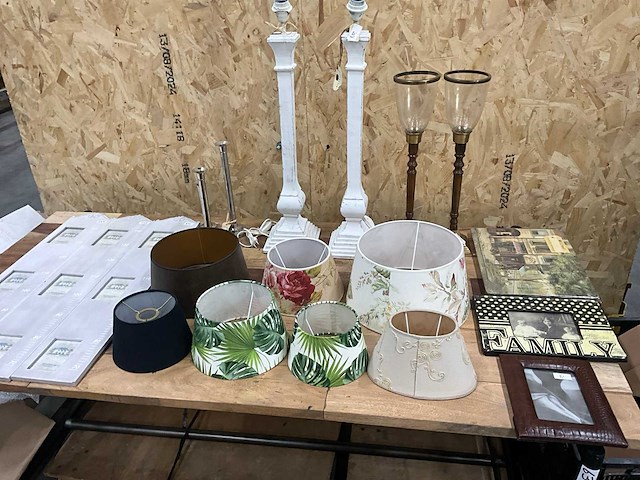 Diverse lampen en decoratie - afbeelding 9 van  27