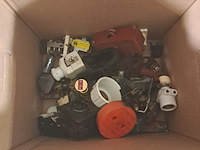 Diverse lampen en installatiemateriaal - afbeelding 2 van  8