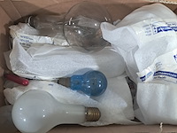 Diverse lampen en installatiemateriaal - afbeelding 3 van  8