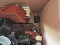 Diverse lampen en installatiemateriaal - afbeelding 6 van  8