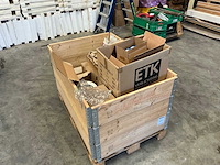 Diverse lampen en tegels - afbeelding 1 van  7