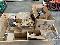 Diverse lampen en tegels - afbeelding 2 van  7