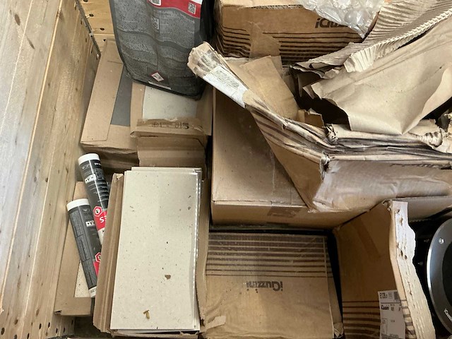 Diverse lampen en tegels - afbeelding 4 van  7