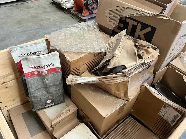 Diverse lampen en tegels - afbeelding 5 van  7