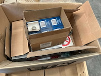 Diverse lampen en tegels - afbeelding 7 van  7