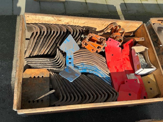 Diverse landbouwonderdelen - afbeelding 6 van  10