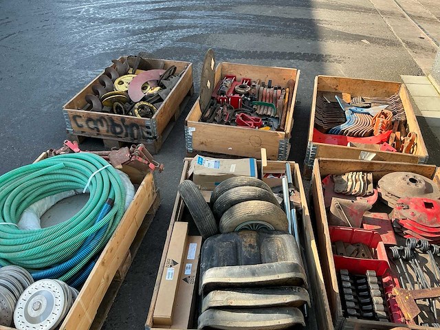 Diverse landbouwonderdelen - afbeelding 10 van  10