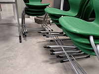Diverse leerlingtafels en stoelen, vs - afbeelding 3 van  4