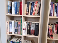 Diverse leesboeken inclusief boekenkasten - afbeelding 4 van  9