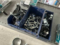 Diverse leidingklemmen - afbeelding 1 van  2