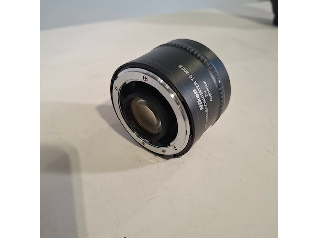 Diverse lenzen en fotografietoebehoren, o.a nikon - afbeelding 9 van  23