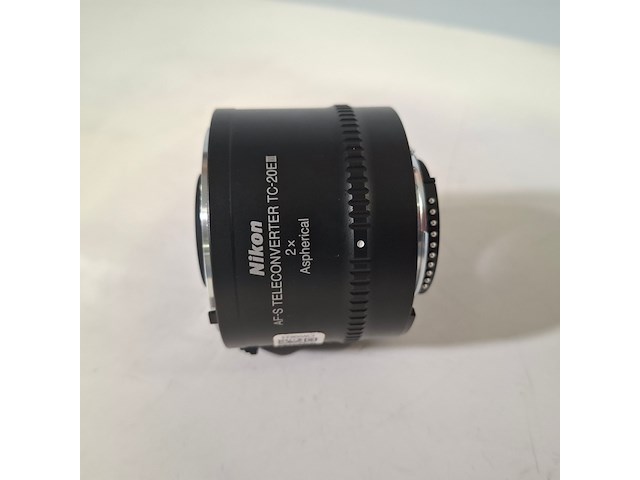 Diverse lenzen en fotografietoebehoren, o.a nikon - afbeelding 11 van  23