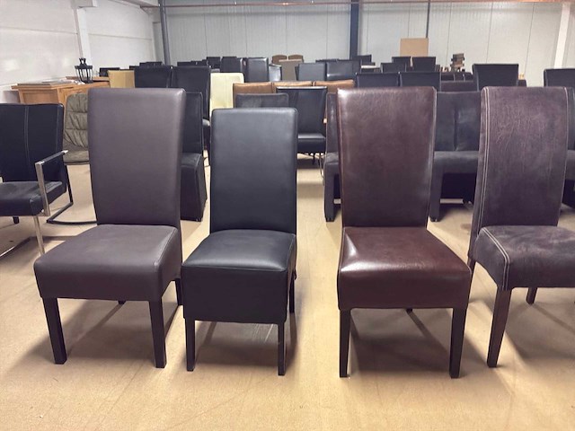 Diverse leren eetkamerstoelen (5x) - afbeelding 15 van  16