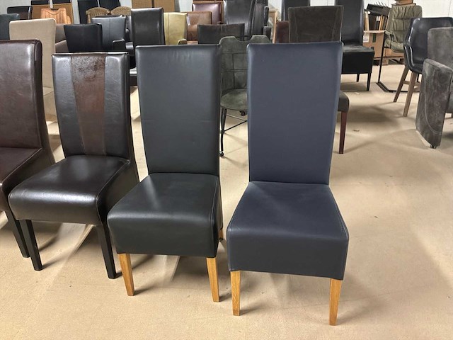 Diverse leren eetkamerstoelen (5x) - afbeelding 8 van  11